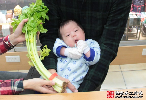 剃胎毛、滿月剃頭、嬰兒剃頭、嬰兒理髮、嬰兒剃髮、嬰兒剃胎毛、嬰兒滿月剃頭、寶寶剃頭、剃胎毛儀式、剃胎毛吉祥話、滿月剃頭儀式、滿月剃頭吉祥話、寶寶剃胎毛、寶寶滿月剃頭理髮、新北永和區剃胎毛、新北永和區滿月剃頭、新北永和區嬰兒剃頭剃胎毛、新北永和區嬰兒理髮、新北永和區嬰兒剃髮、黃寶寶(新北永和區嬰兒寶寶滿月剃頭理髮、免費嬰兒剃胎毛儀式吉祥話)。中國風會場，爸媽寶貝免費穿「日中韓」古裝禮服。專業拍照、DVD光碟、證書。★購買「臍帶章、肚臍章、胎毛筆刷印章」贈送：剃頭、收涎、抓周，三選一。2016.01.30 照片11